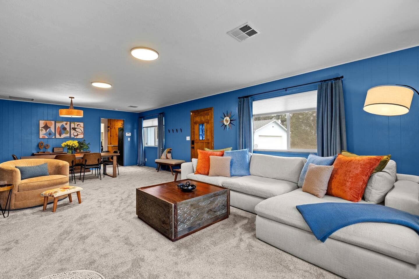 Design-Forward Mid-Century Home with Cozy Lounge Atmosphere in Clallam County, Washington