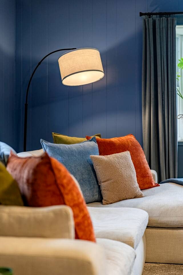 Design-Forward Mid-Century Home with Cozy Lounge Atmosphere in Clallam County, Washington