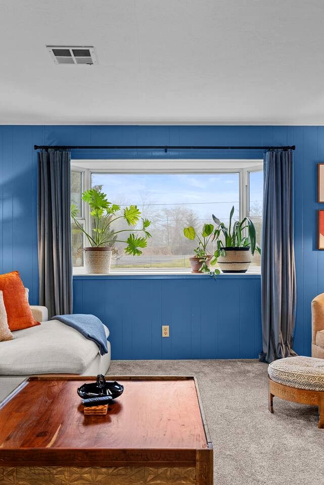 Design-Forward Mid-Century Home with Cozy Lounge Atmosphere in Clallam County, Washington