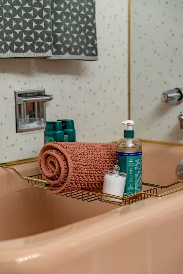 Design-Forward Mid-Century Home with Cozy Lounge Atmosphere in Clallam County, Washington