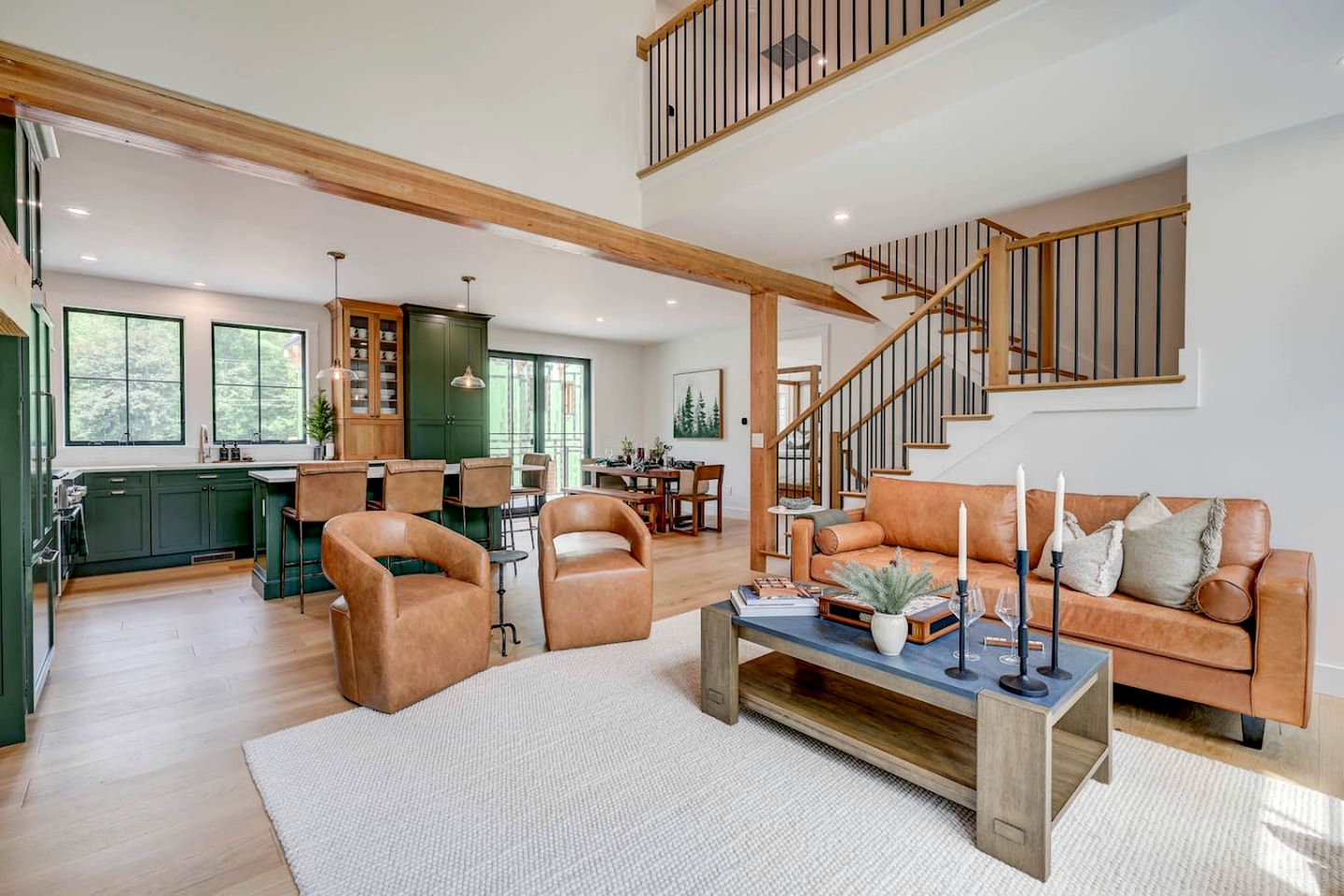 Luxurious Ski-In Townhouse with Fireplace & Game Room near Cranmore Mountain, North Conway NH