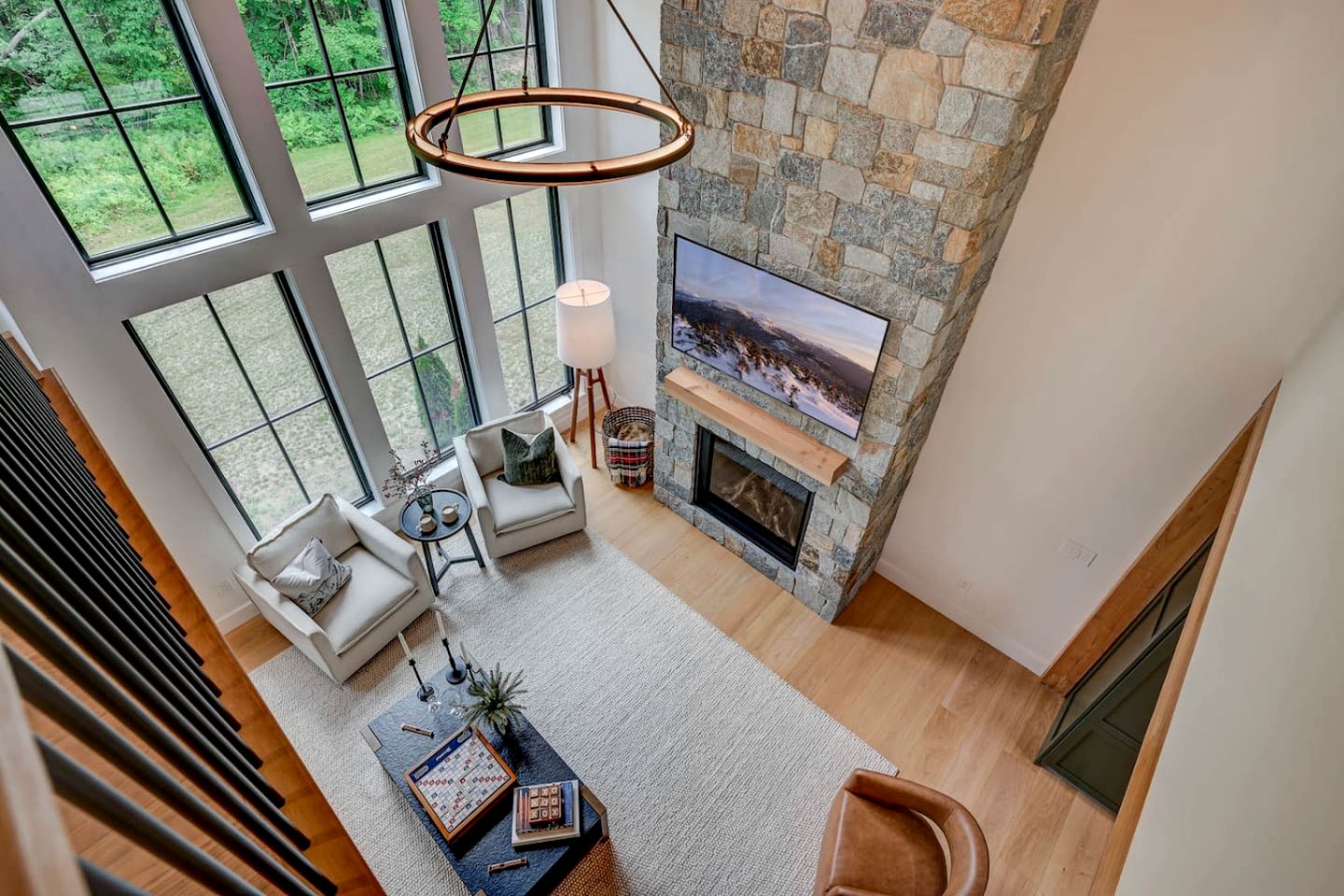 Luxurious Ski-In Townhouse with Fireplace & Game Room near Cranmore Mountain, North Conway NH