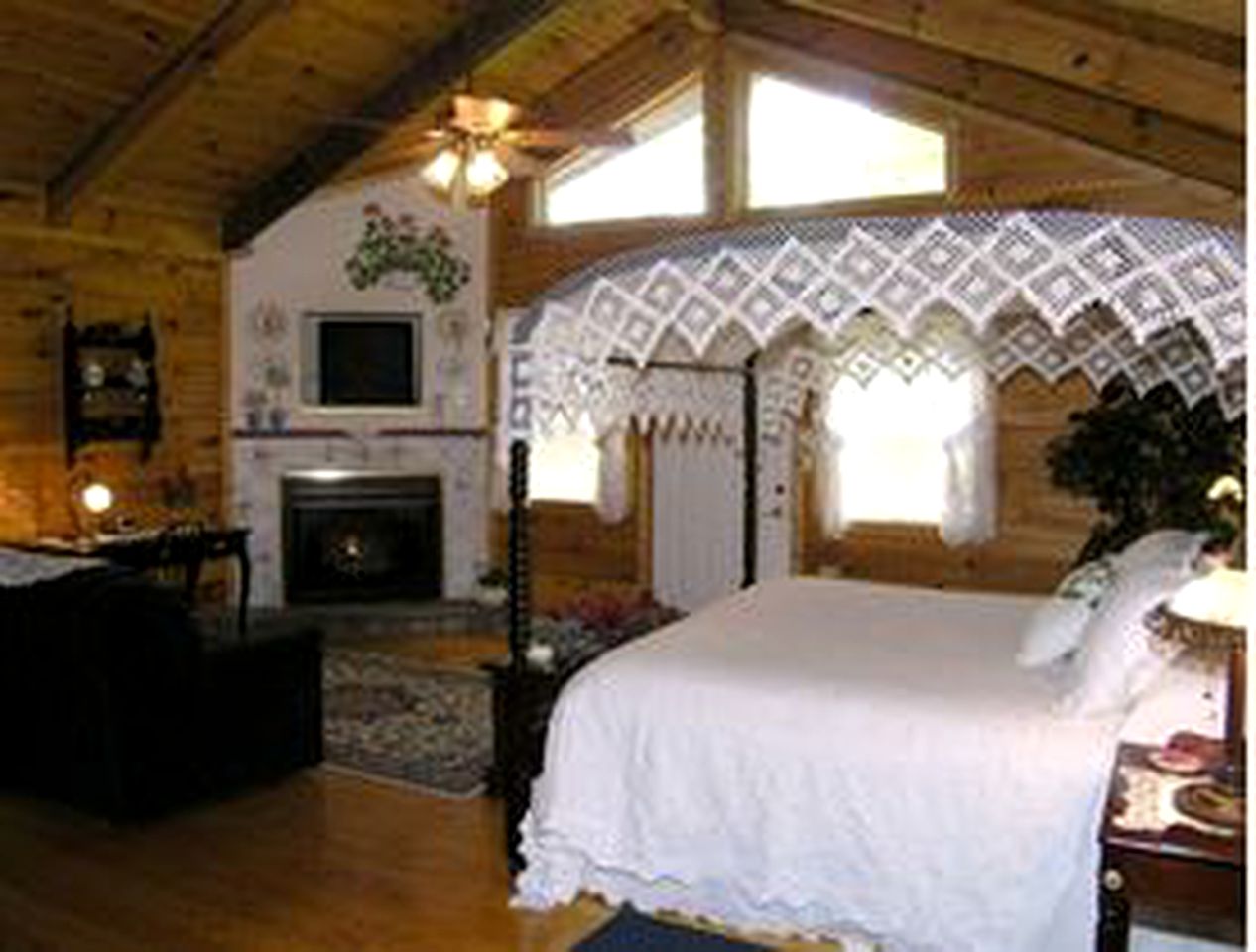 Romantic Cabin Rental in Helen, Georgia