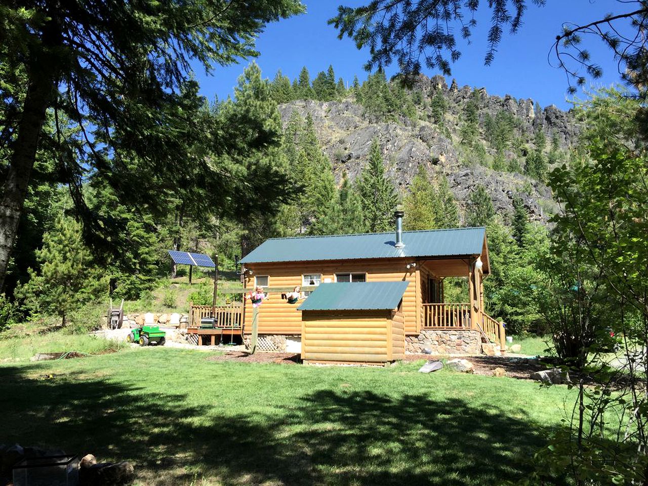 Rustic Cabin in a Charming Location in Stevens County, Washington