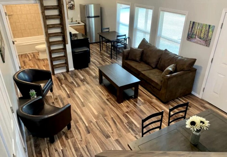 Gorgeous Cabin Surrounded by Trees in Jamestown, Tennessee | Cabins (Jamestown, Tennessee, United States of America)