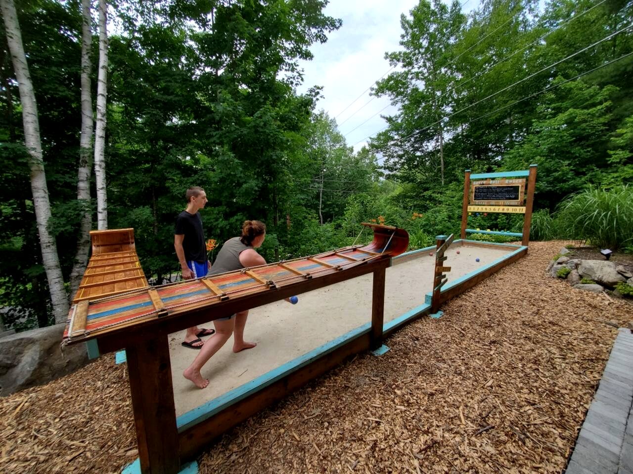 Peaceful Mountain Treehouse Oasis with Fire Pit & Gardens near Black Mountain in Jackson, New Hampshire