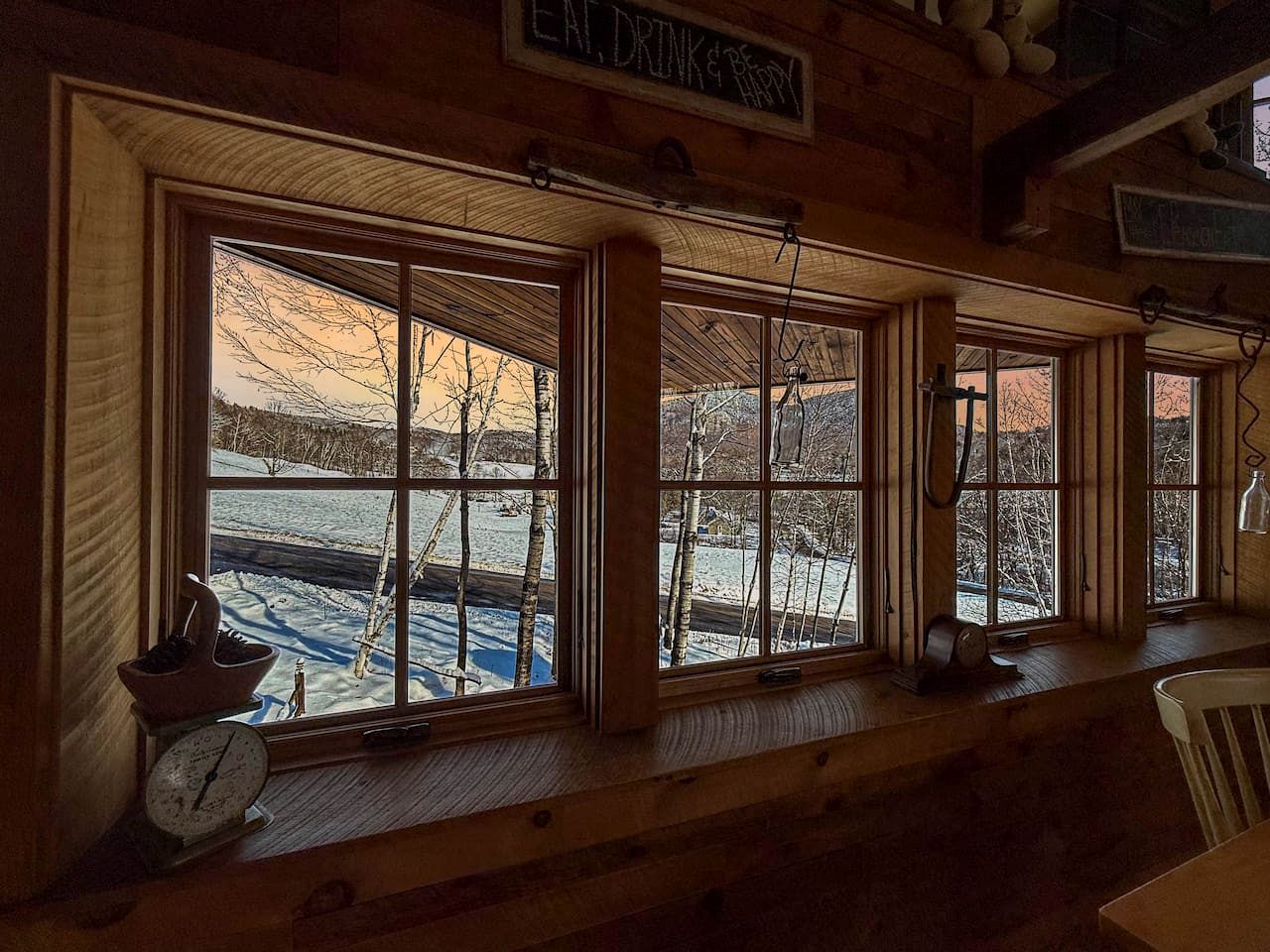 Peaceful Mountain Treehouse Oasis with Fire Pit & Gardens near Black Mountain in Jackson, New Hampshire