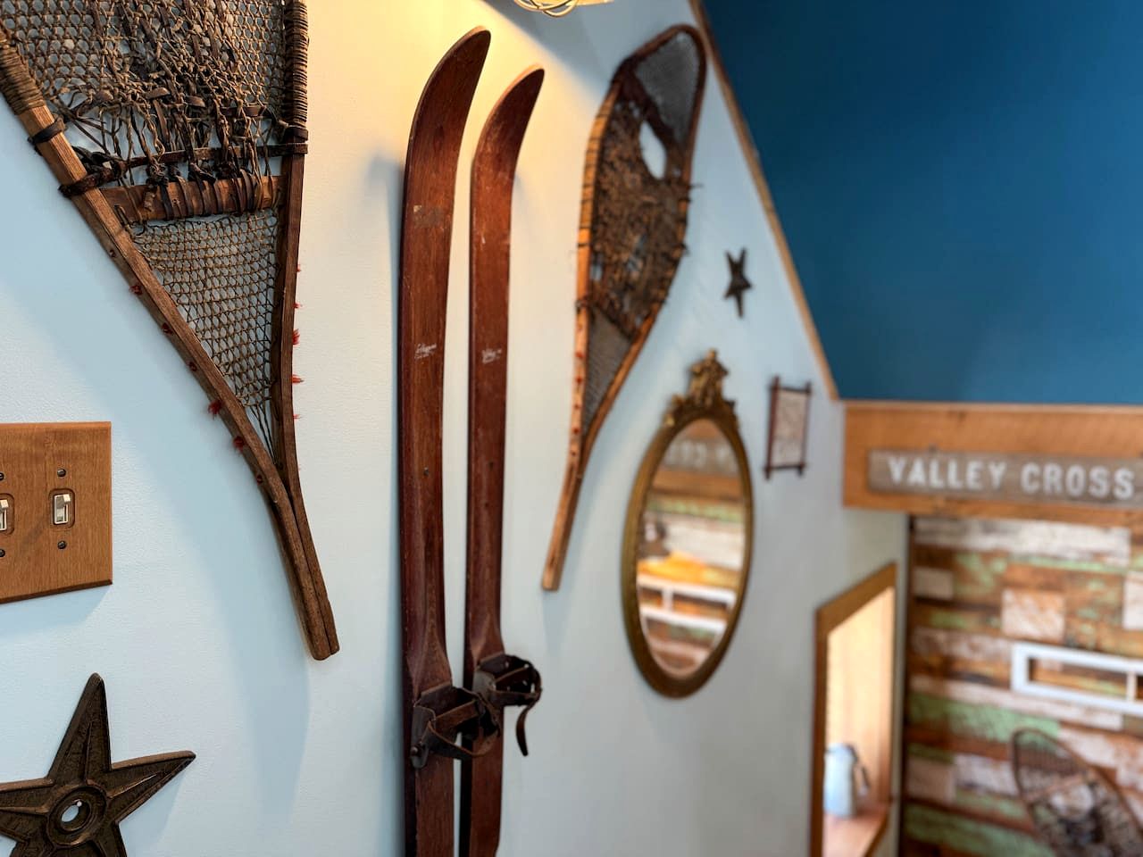 Peaceful Mountain Treehouse Oasis with Fire Pit & Gardens near Black Mountain in Jackson, New Hampshire