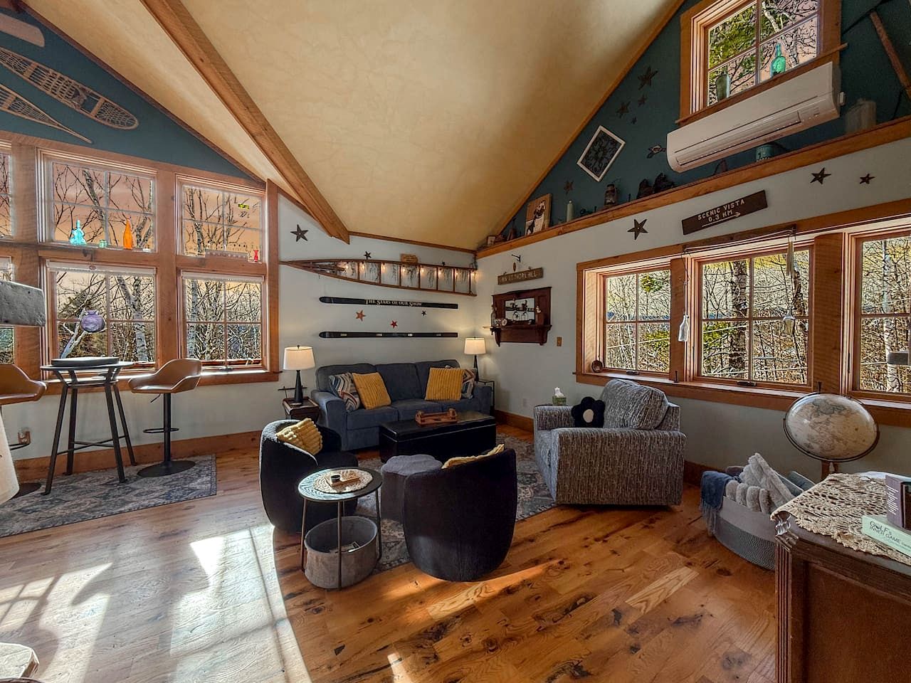 Peaceful Mountain Treehouse Oasis with Fire Pit & Gardens near Black Mountain in Jackson, New Hampshire