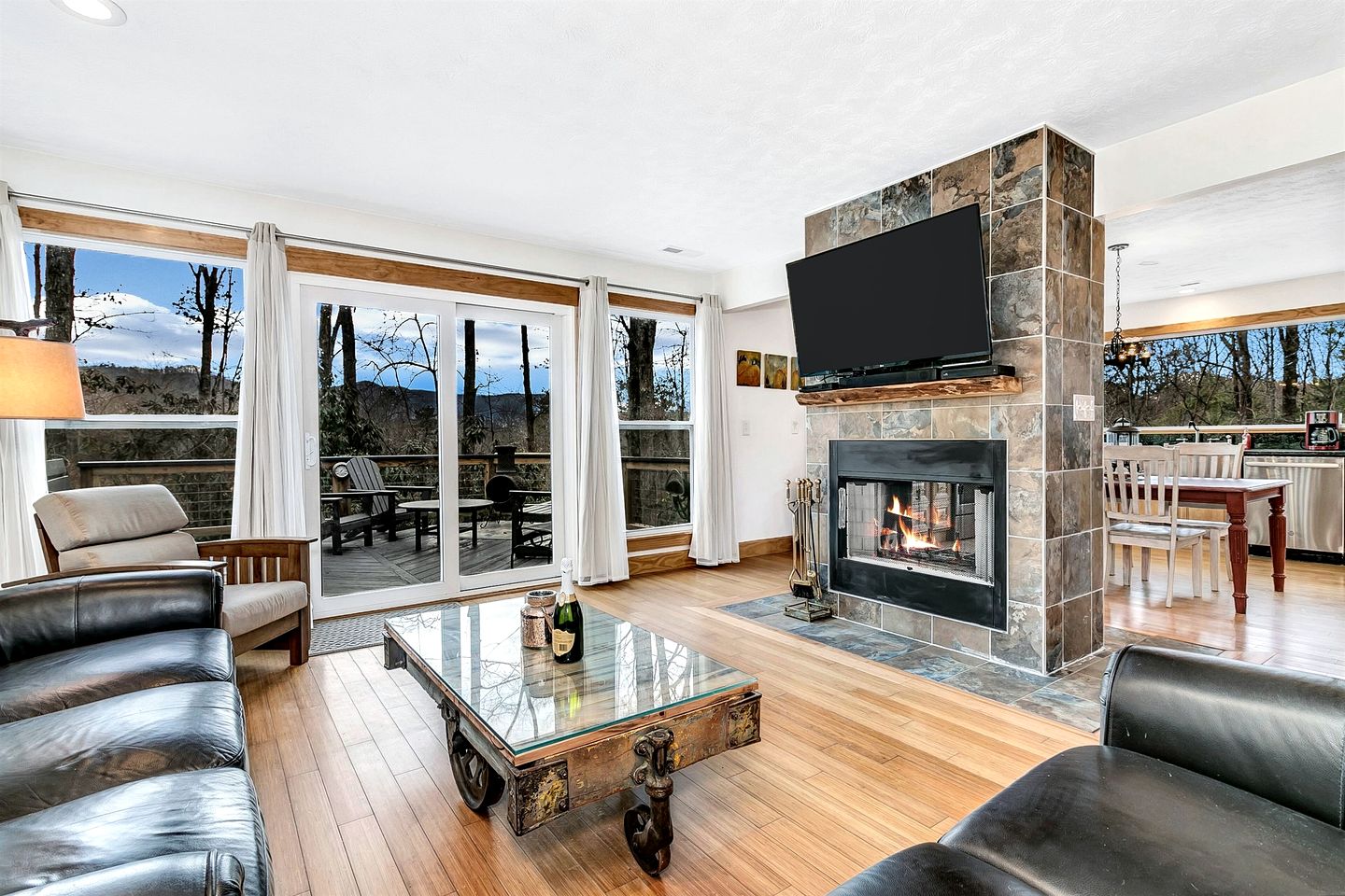 Charming Mountain Treehouse with Forest Views near Downtown Black Mountain, NC