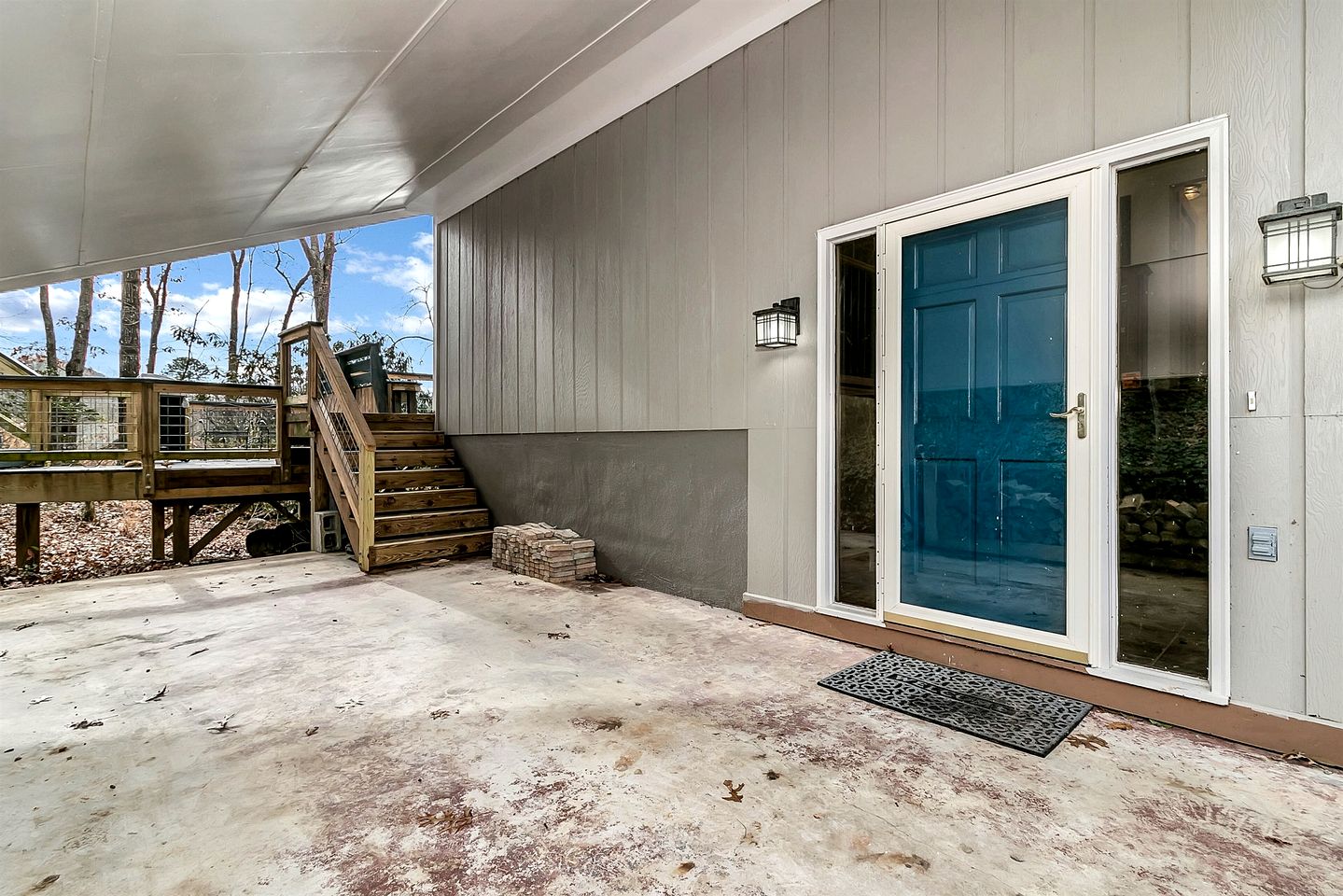 Charming Mountain Treehouse with Forest Views near Downtown Black Mountain, NC