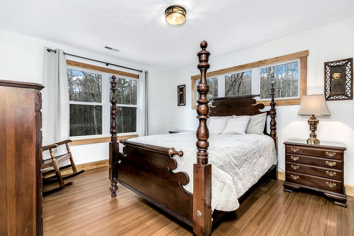 Charming Mountain Treehouse with Forest Views near Downtown Black Mountain, NC