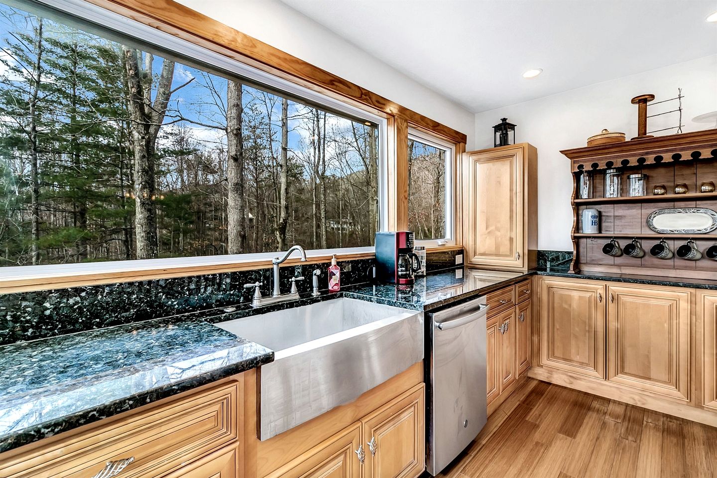 Charming Mountain Treehouse with Forest Views near Downtown Black Mountain, NC