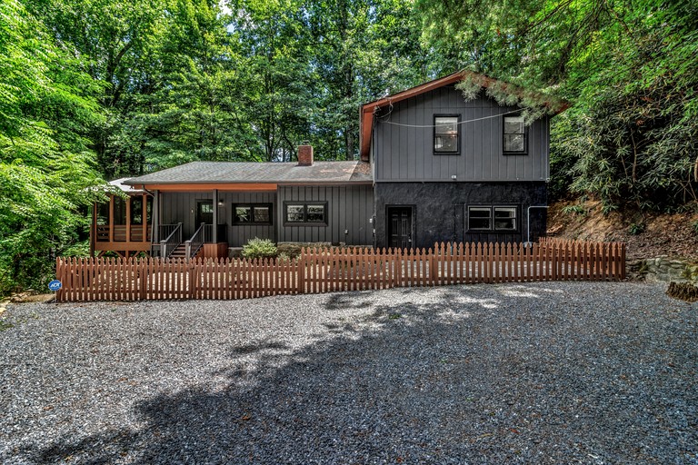 Tranquil Woodland Retreat with Hot Tub and Arcade Games near Black Mountain, NC