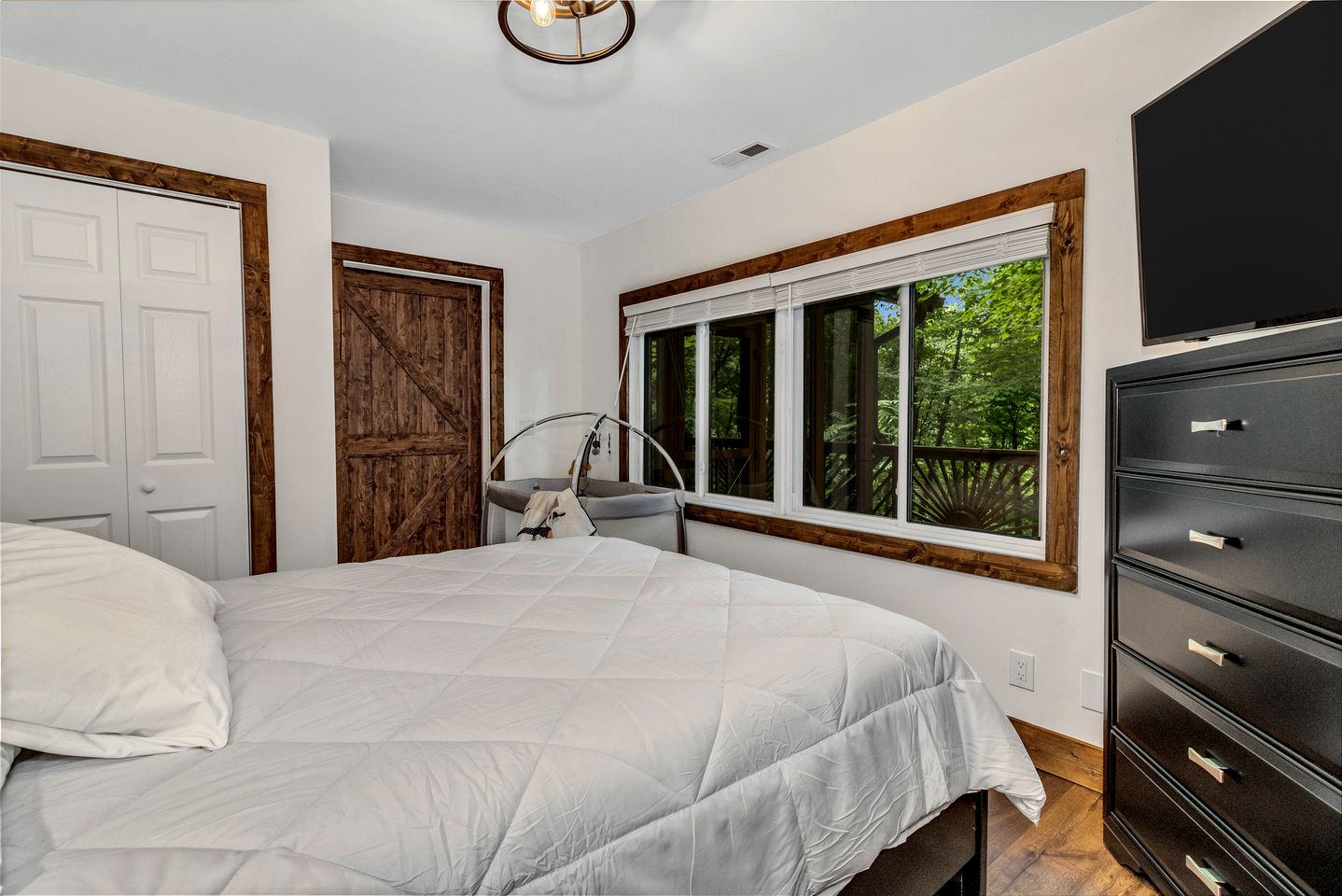 Tranquil Woodland Retreat with Hot Tub and Arcade Games near Black Mountain, NC