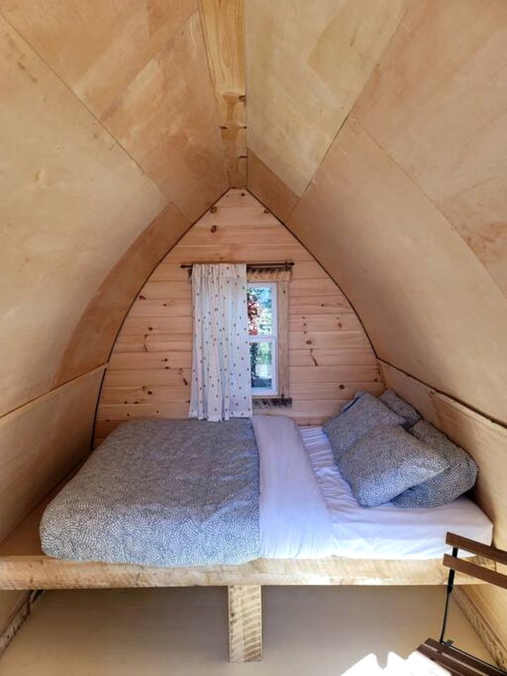 Water Cozy Pod Ideal for Two in Nova Scotia