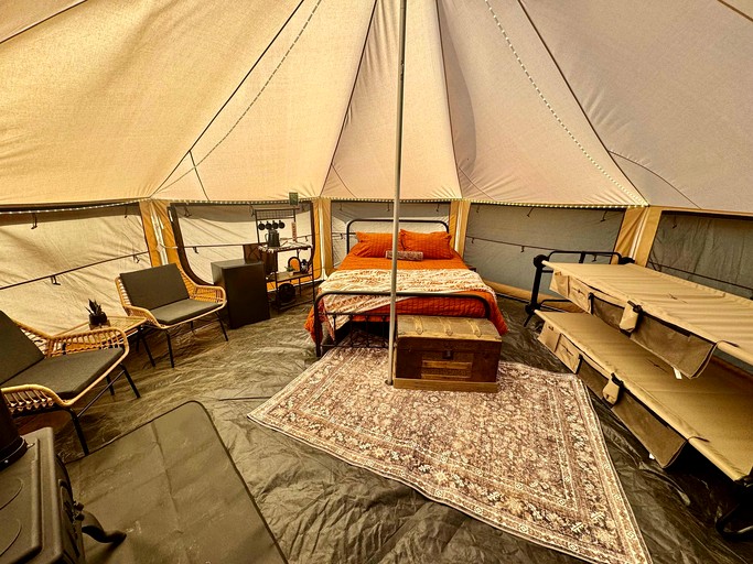 Bell Tents (United States of America, Tahlequah, Oklahoma)