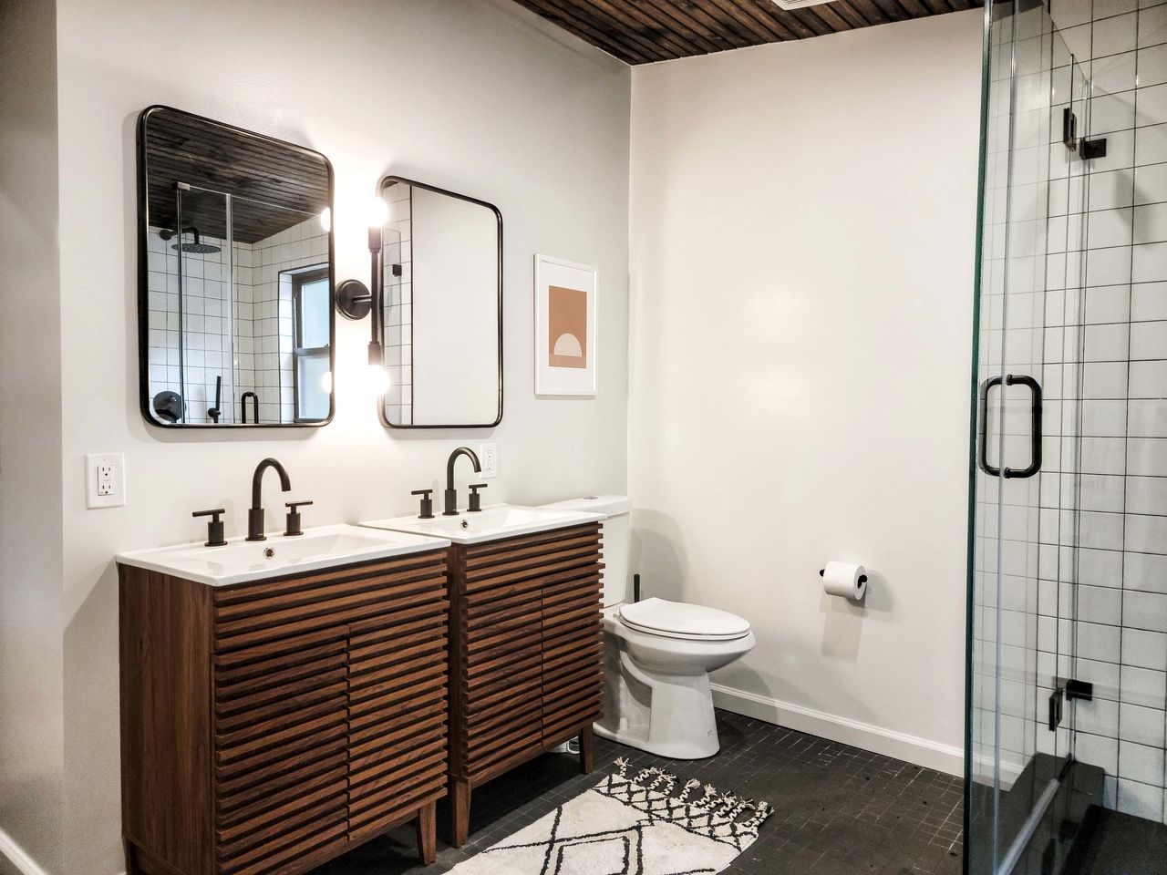 Recently Renovated Cabin with Beautiful Outdoor Living and Fire Pit in NY