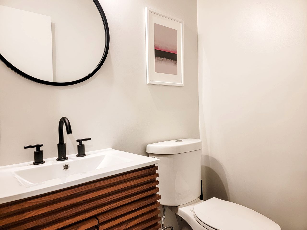 Recently Renovated Cabin with Beautiful Outdoor Living and Fire Pit in NY