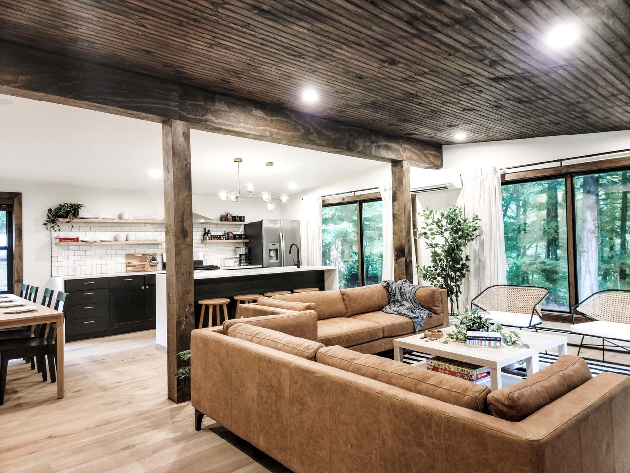 Recently Renovated Cabin with Beautiful Outdoor Living and Fire Pit in NY