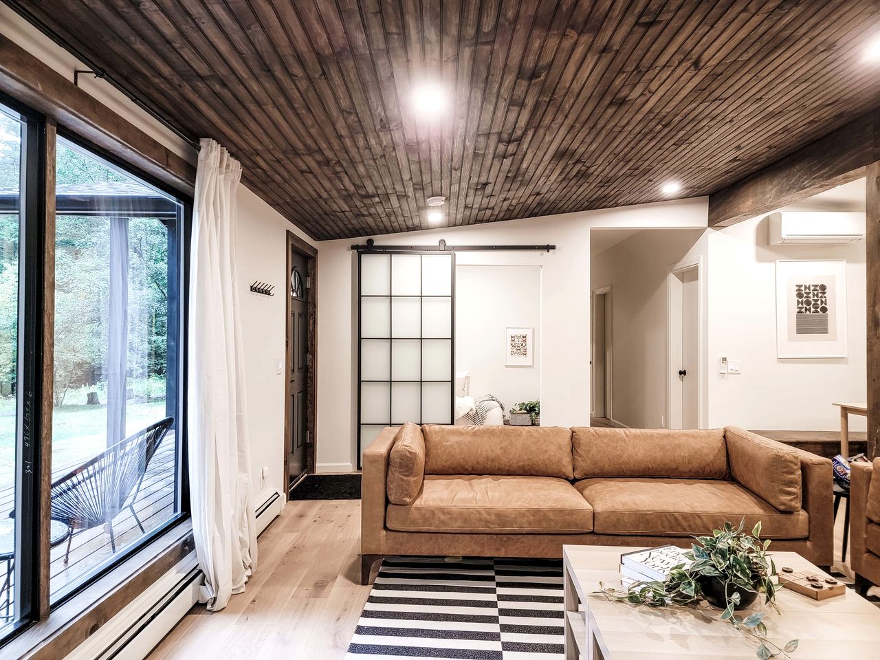 Recently Renovated Cabin with Beautiful Outdoor Living and Fire Pit in NY