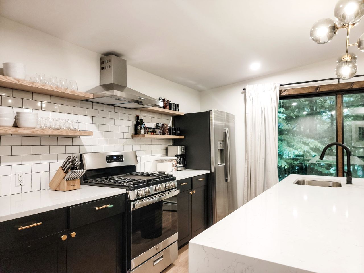 Recently Renovated Cabin with Beautiful Outdoor Living and Fire Pit in NY