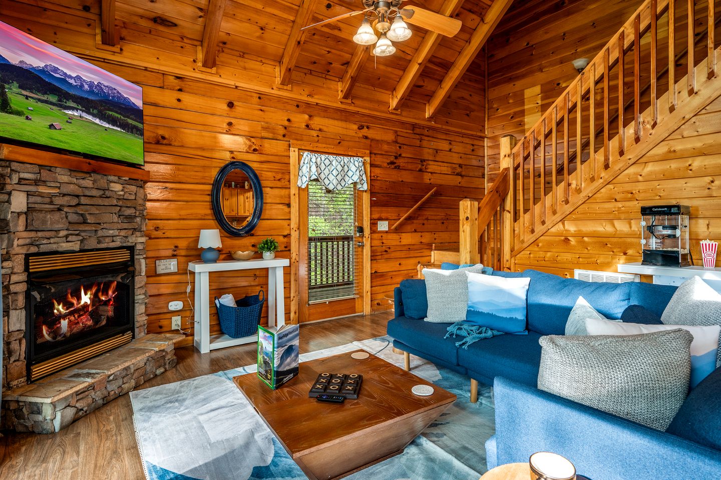 Romantic Smoky Mountain Cabin with Hot Tub, Scenic Views & Game Loft near Pigeon Forge, Tennessee