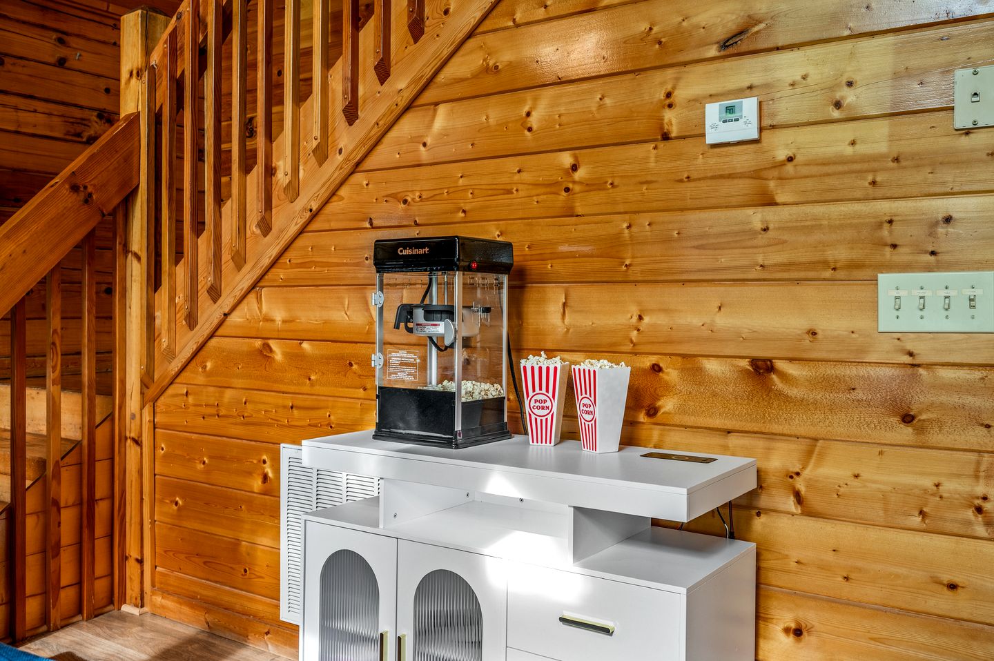 Romantic Smoky Mountain Cabin with Hot Tub, Scenic Views & Game Loft near Pigeon Forge, Tennessee