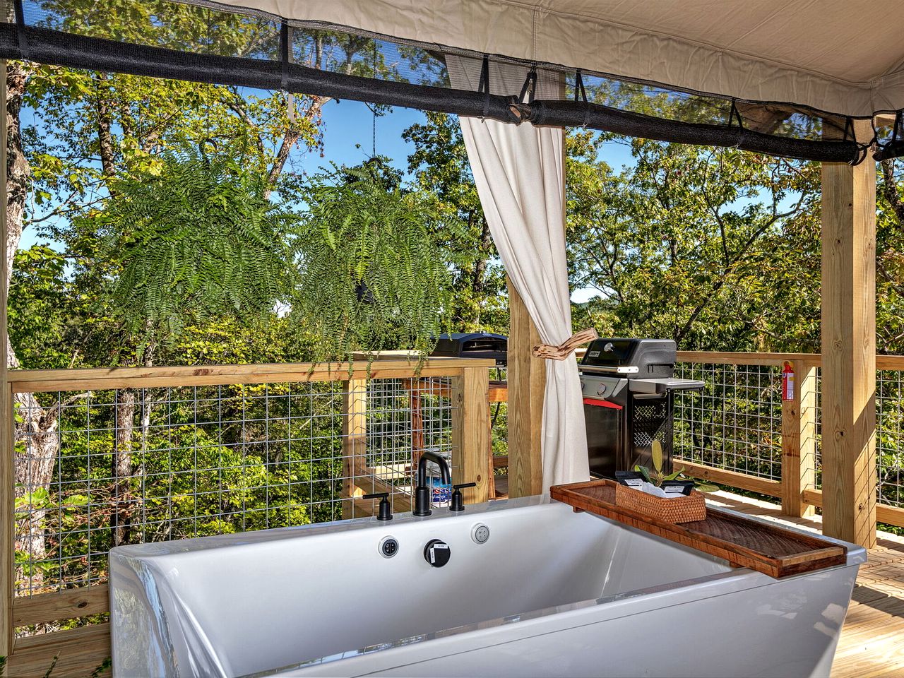 Luxury Tree Tent with Soaking Tub & Pizza Oven Near Waterfalls, Zirconia, North Carolina