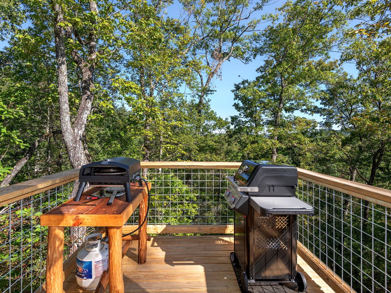 Luxury Tree Tent with Soaking Tub & Pizza Oven Near Waterfalls, Zirconia, North Carolina