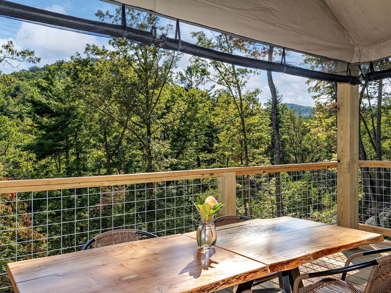 Luxury Tree Tent with Soaking Tub & Pizza Oven Near Waterfalls, Zirconia, North Carolina