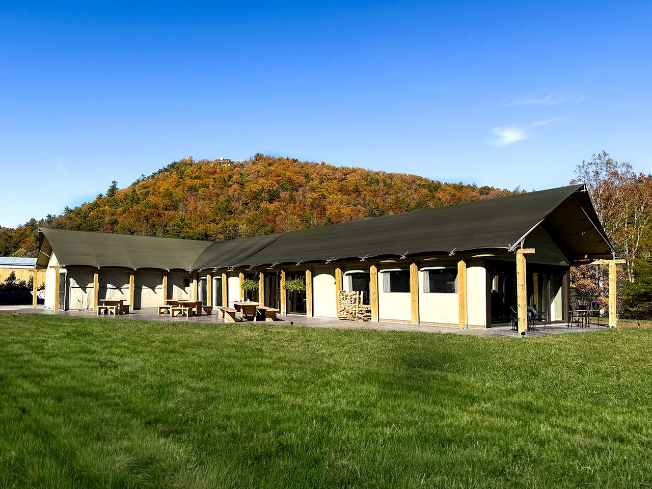 Luxury Tree Tent with Soaking Tub & Pizza Oven Near Waterfalls, Zirconia, North Carolina