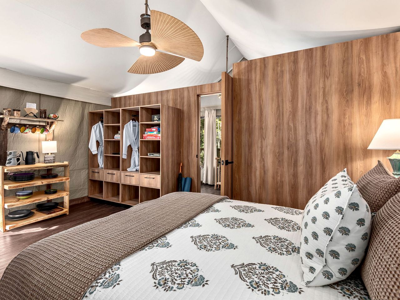 Luxury Tree Tent with Soaking Tub & Pizza Oven Near Waterfalls, Zirconia, North Carolina