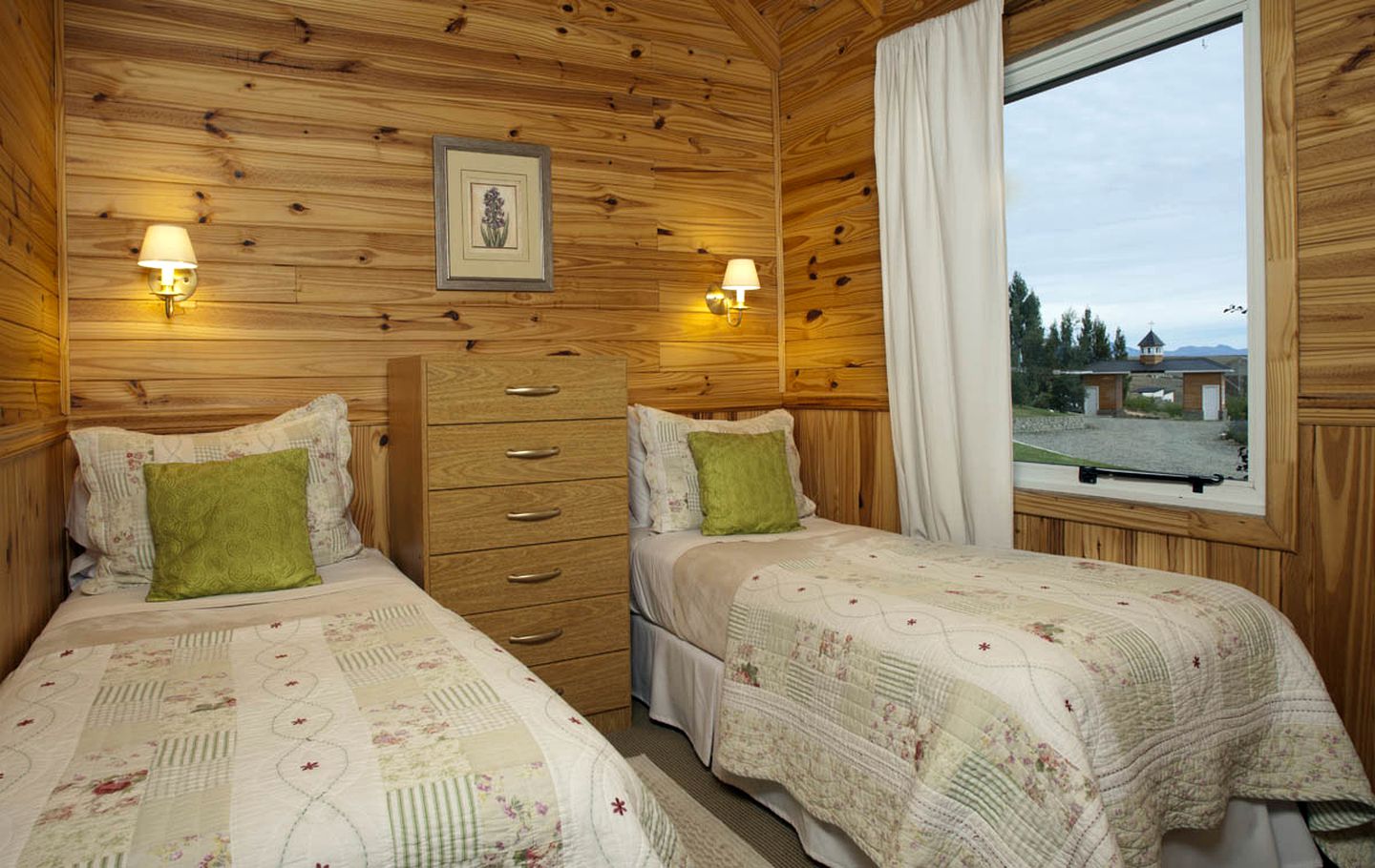 Cozy and Stylish Cabin Rental on Lago Argentino in Patagonia, Argentina