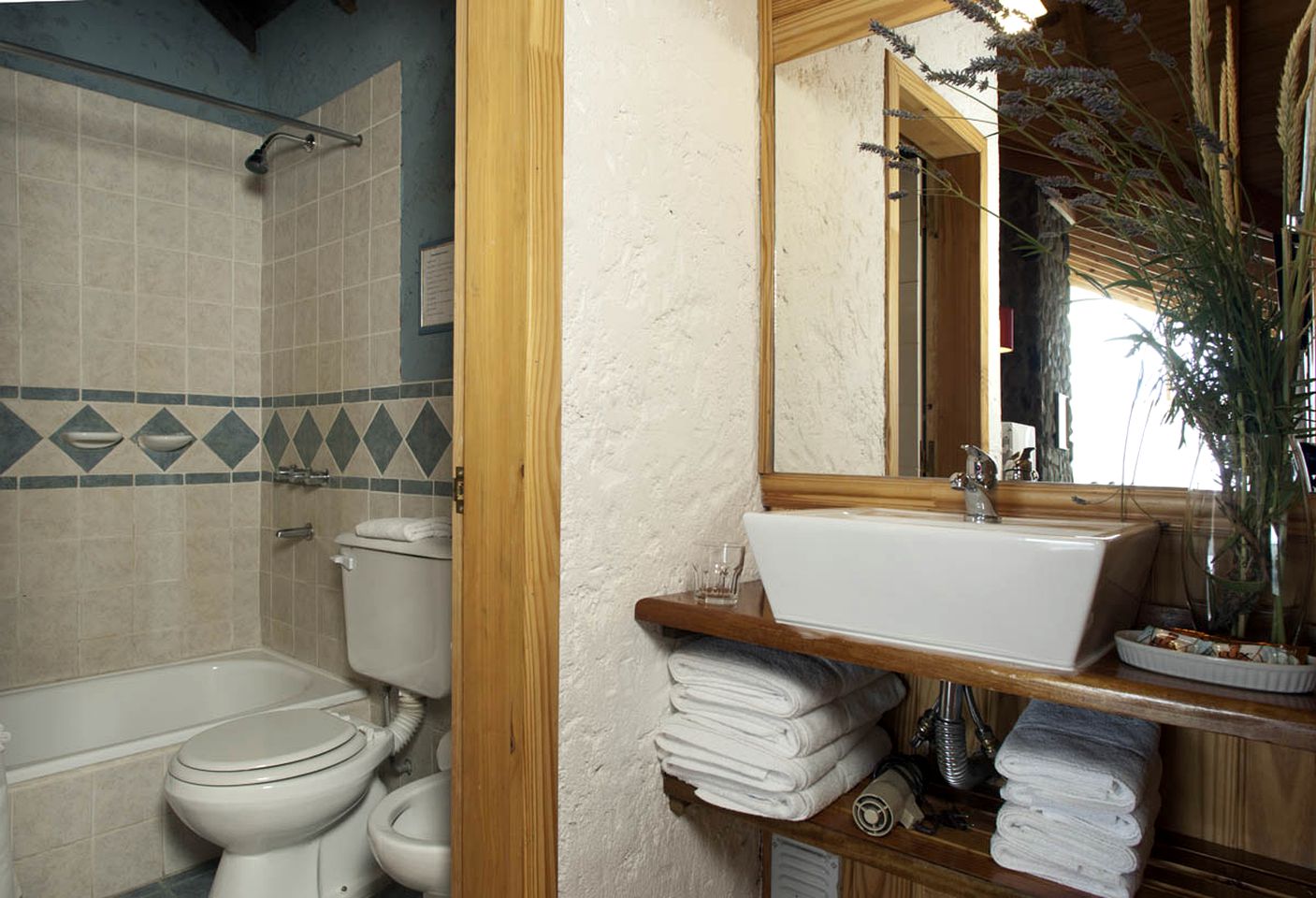Cozy and Stylish Cabin Rental on Lago Argentino in Patagonia, Argentina