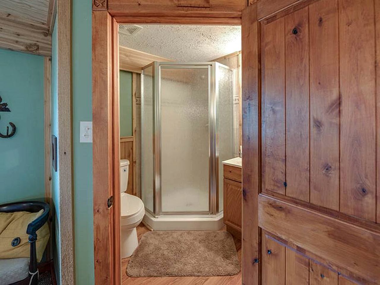 Cozy Cabin Close to Hiking Trails in Round Top, Texas