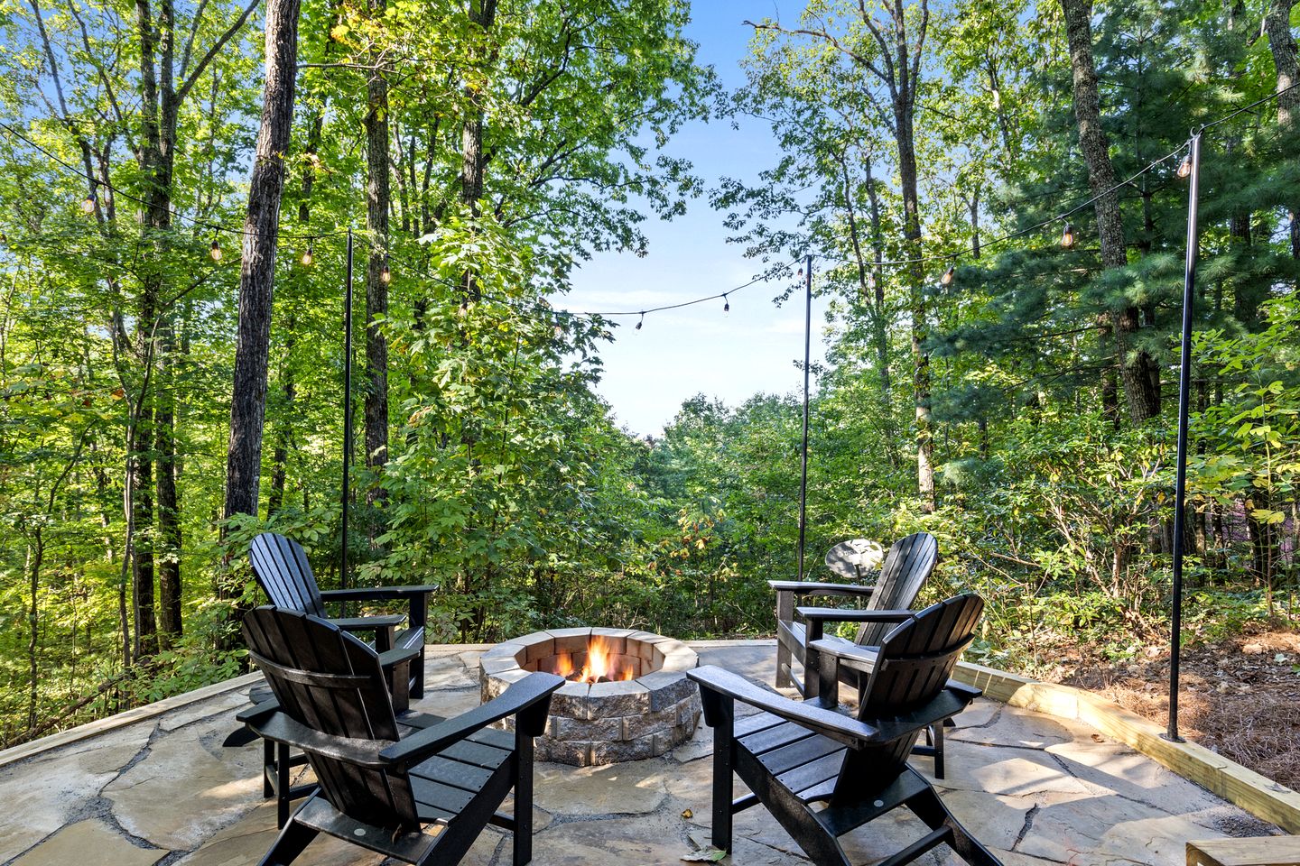 Luxurious Mountain Cabin with Hot Tub & Game Room near Blue Ridge, Georgia