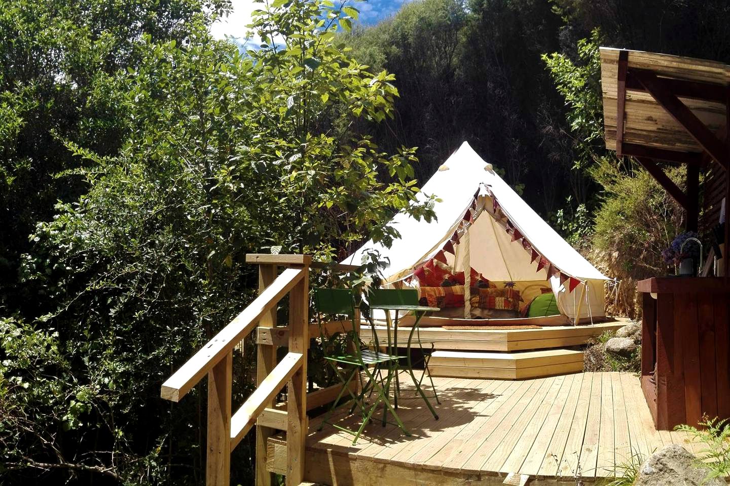 Romantic Glamping Getaway near the Beaches in Waihi, North Island