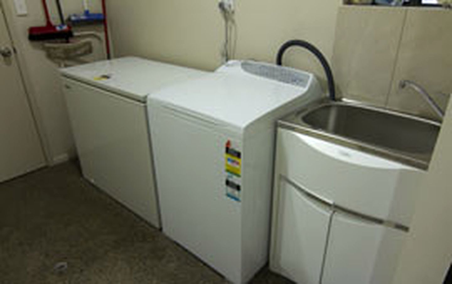 Stunning Beachfront Cottage with Ocean Views in Bloomfield, Queensland