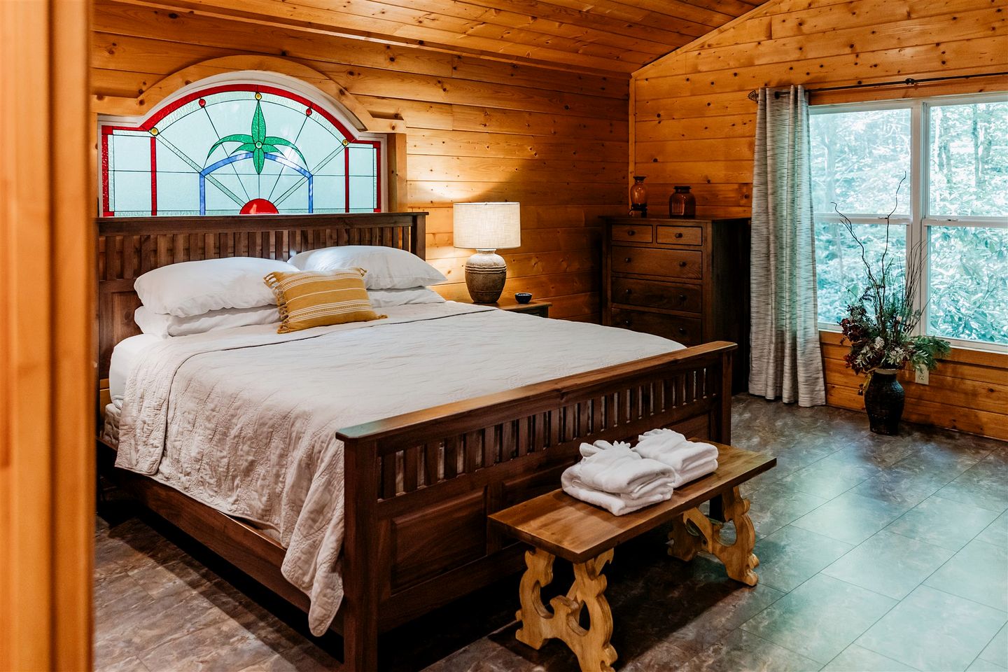 Blowing Rock Getaway: Pet-Friendly Cabin for a Peaceful Mountain Retreat
