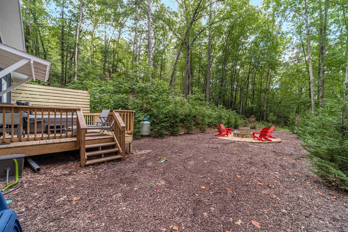 Cozy Bungalow with Hot Tub & Fire Pit Near Lake Burton and Helen, Georgia