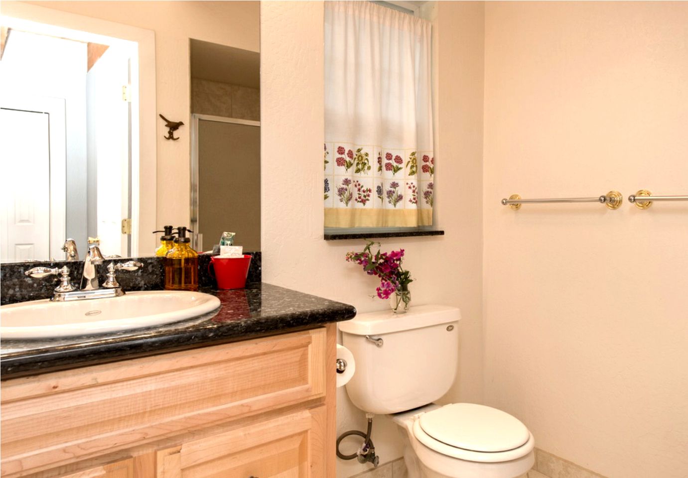 Quirky Pet-Friendly Cabin Rental Perfect for Glamping in Northern California