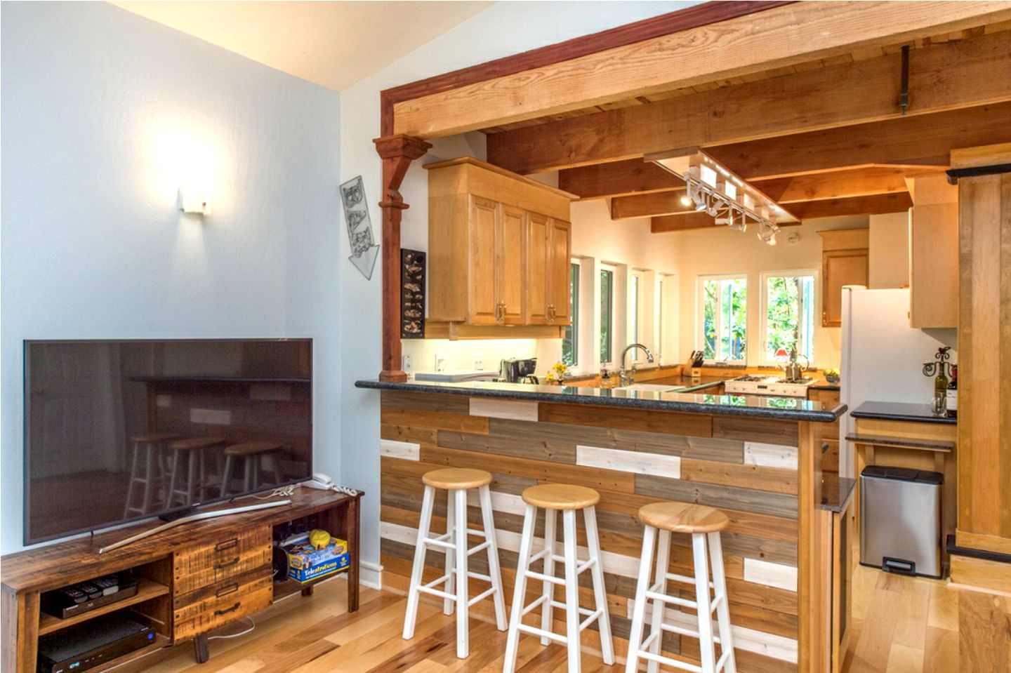 Quirky Pet-Friendly Cabin Rental Perfect for Glamping in Northern California