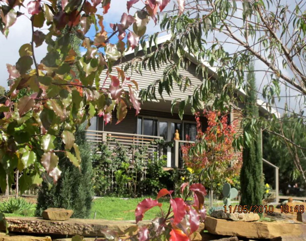 Luxurious Villa Rental with Spa Bath for Romantic Getaway in Daylesford, Victoria