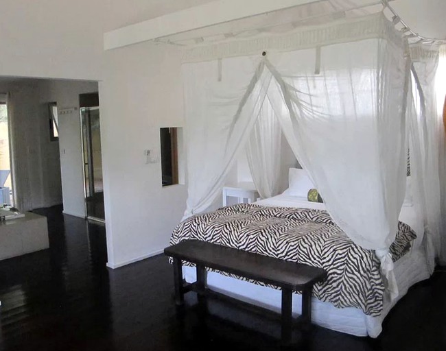 Cabins (Daylesford, Victoria, Australia)