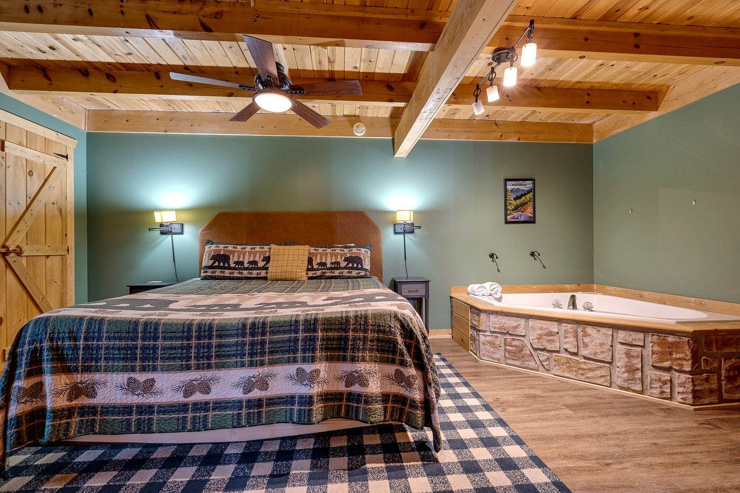 Incredible Mountain Cabin for Family Getaways with Hot Tub and Game Room near Pigeon Forge Parkway, Tennessee