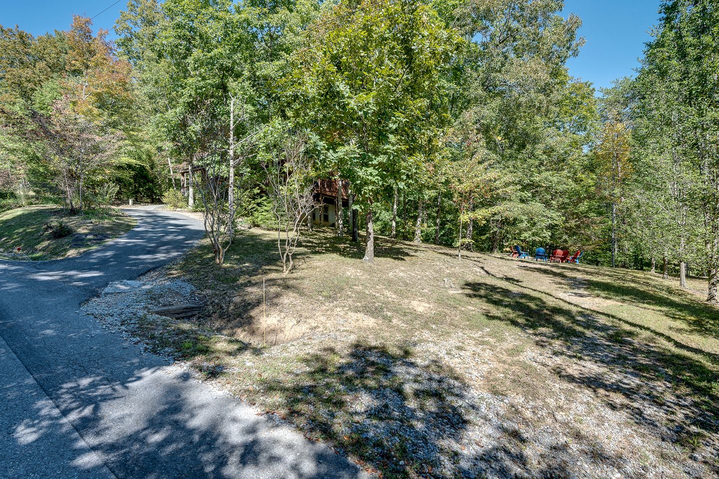 Incredible Mountain Cabin for Family Getaways with Hot Tub and Game Room near Pigeon Forge Parkway, Tennessee