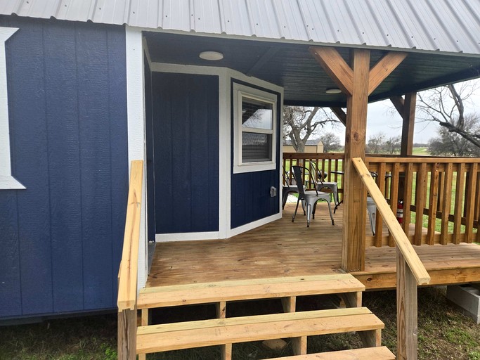 Cozy Lakefront Cabin with Private Beach Access Near Little Elm Beach, Little Elm TX