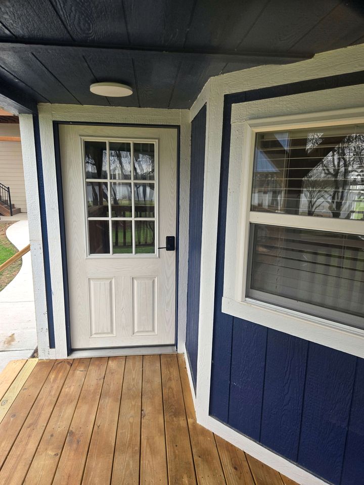 Cozy Lakefront Cabin with Private Beach Access Near Little Elm Beach, Little Elm TX