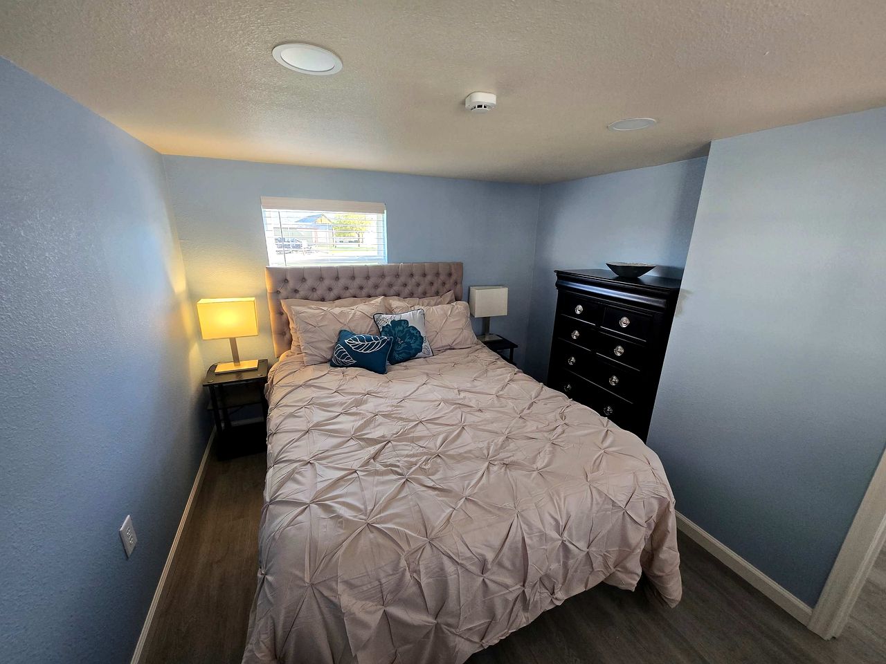 Cozy Lakefront Cabin with Private Beach Access Near Little Elm Beach, Little Elm TX